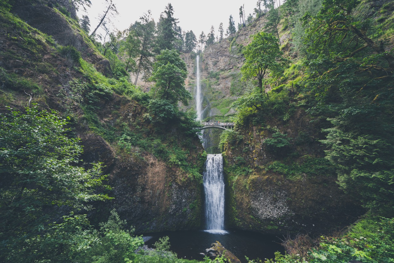 Multnomah Falls in the Columbia River George scenic area in Oregon waterfall-scenic-area-in-oregon